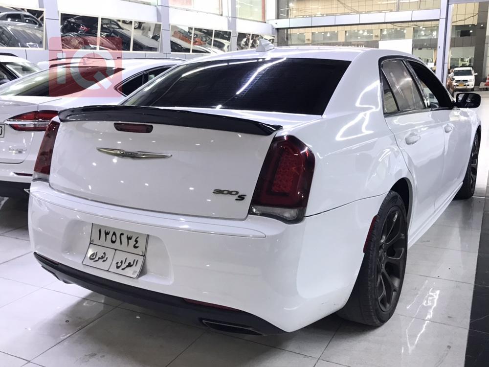 كرايسلر 300